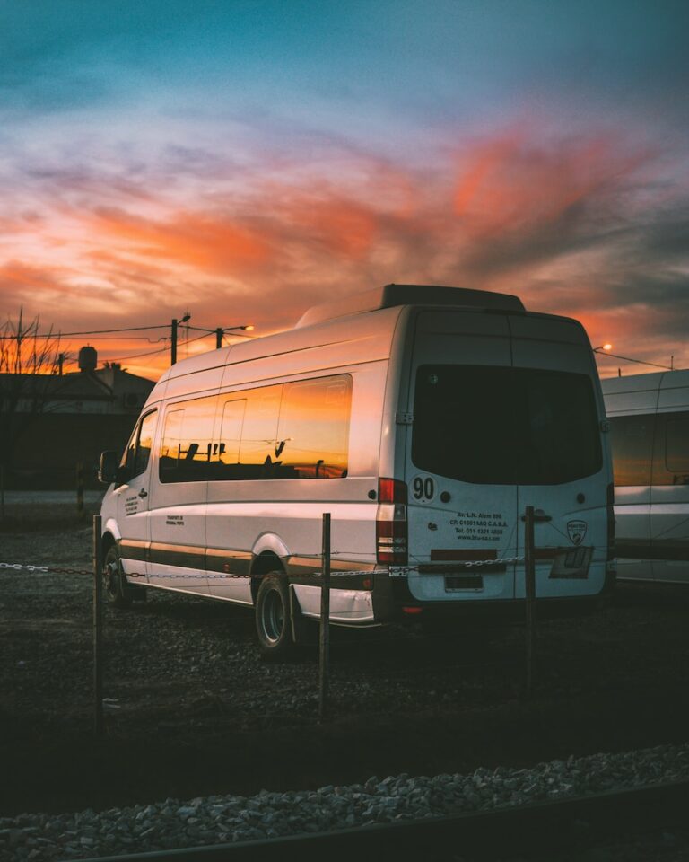 Read more about the article Luxury mini bus transportation from Breckenridge Ski Resort to Denver.