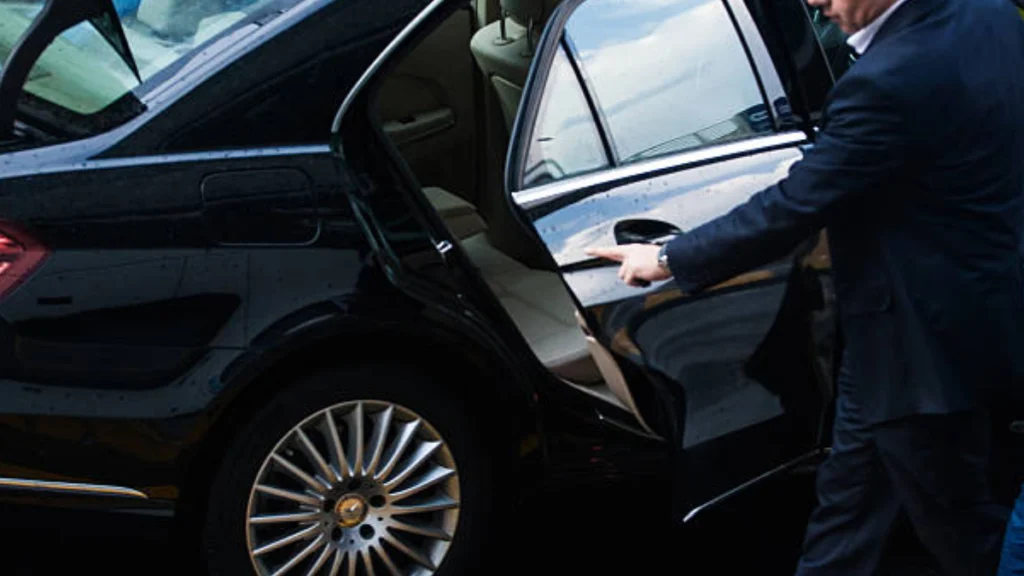 Luxury black car service shuttle from Colorado Springs to Red Rocks Amphitheater