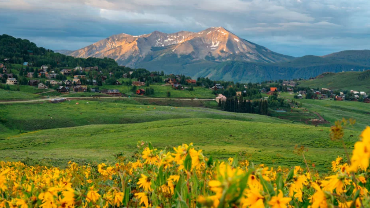 Shuttle from Denver to Crested Butte – Private & Corporate Rides