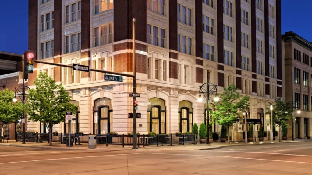 Private transfers from Denver International Airport to Hotel Teatro