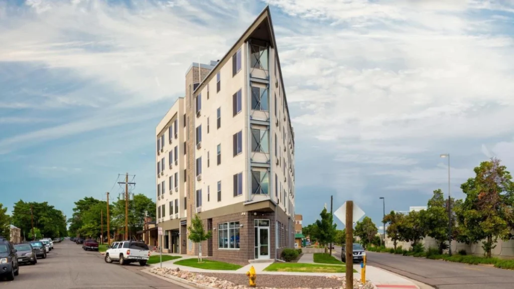 Denver Airport to Kasa Comma Lohi Denver private transfer